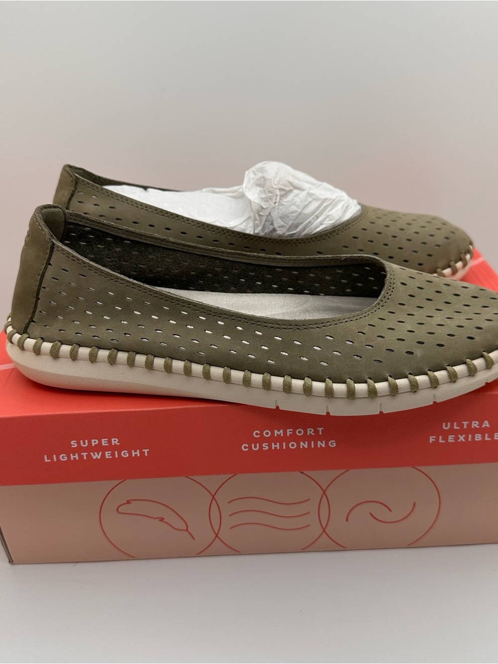 Easy Spirit Olive Green Leather Perforated Slip-On Flats